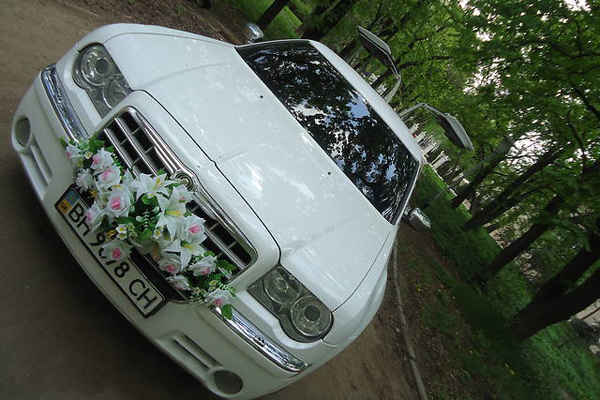 Аренда свадебного лимузина Крайслер C300 в Черкассах