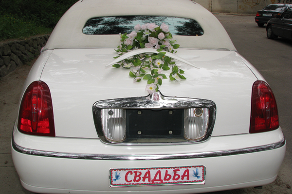 Аренда свадебного лимузина Линкольн Таун Кар в Черкассах
